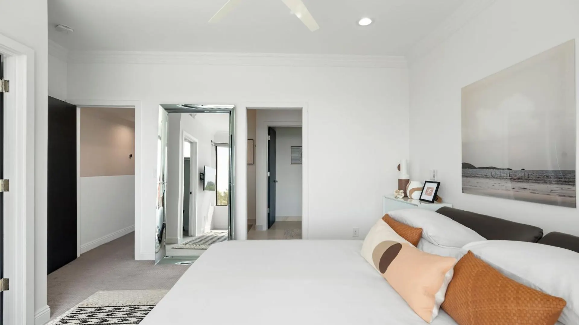 New Desert Standard Modern 3-Level Oasis Σκότσντεϊλ